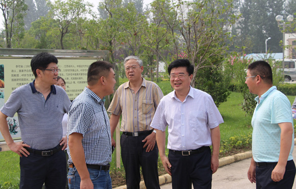 南阳市水务局局长卜凡敬光临南阳国祯调研领导工作