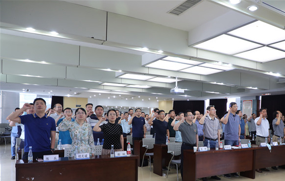 不忘初心跟党走 反腐倡廉颂清风