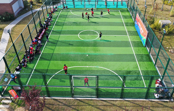 “汗洒绿茵 激情飞腾”公司五人造足球赛圆满闭幕