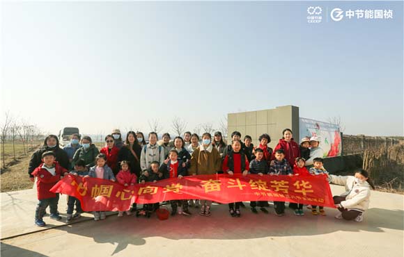 赏十里东风 遇“莓”好生涯