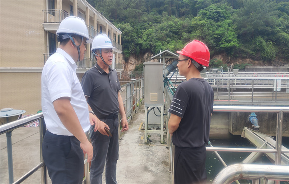 公司总经理贺燕峰赴福建区域公司调研领导工作