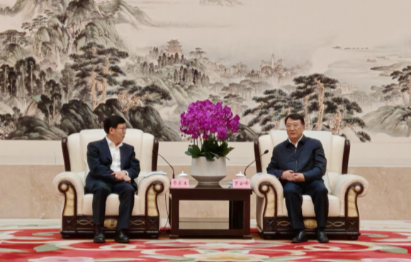 廖家生与岳阳市长罗云峰进行工作座谈